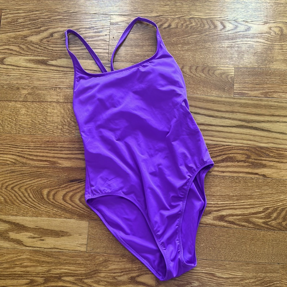Andie one piece swim suit with racer back straps in excellent condition